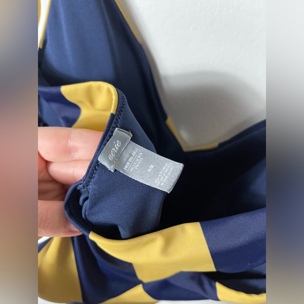 Aerie Deep V Swimsuit Yellow and Navy Size M - Picture 9 of 10